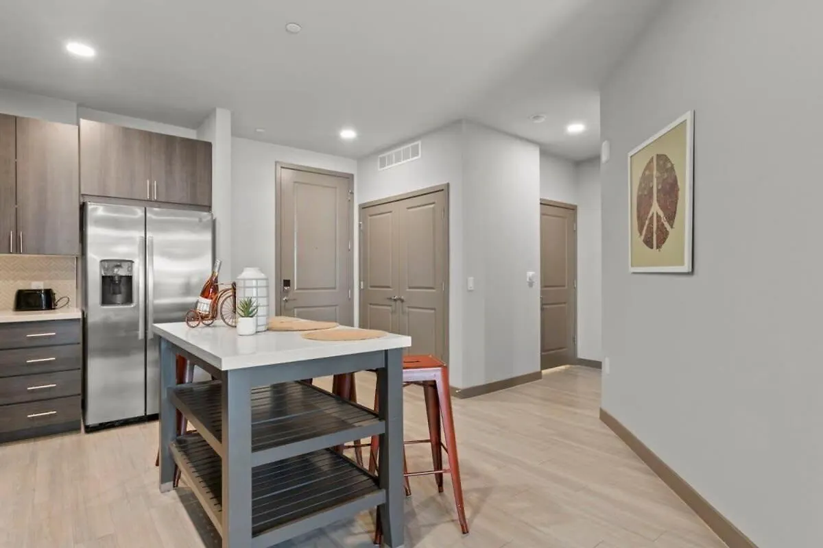 Cozysuites Phx Roro Gym, Pool, Pets, Parking! #6 Phoenix 0*,  Stati Uniti