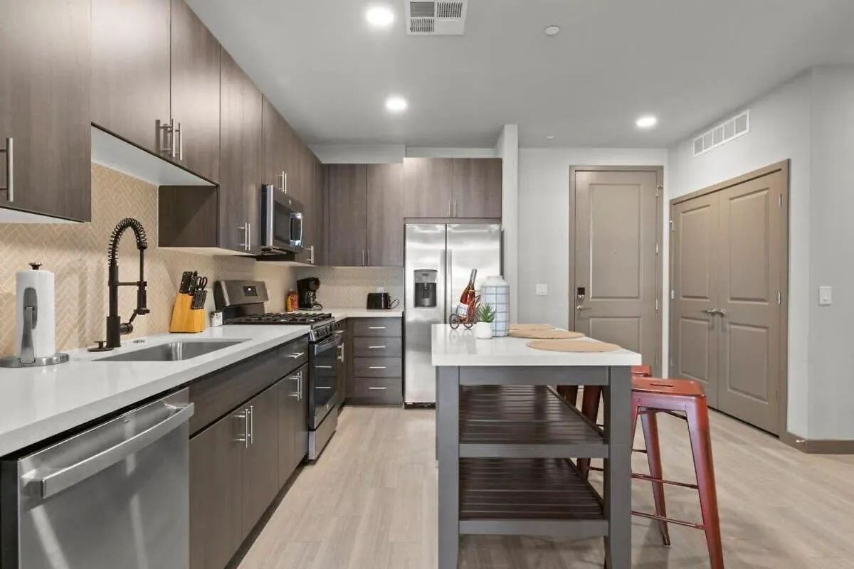 Cozysuites Phx Roro Gym, Pool, Pets, Parking! #6 Phoenix